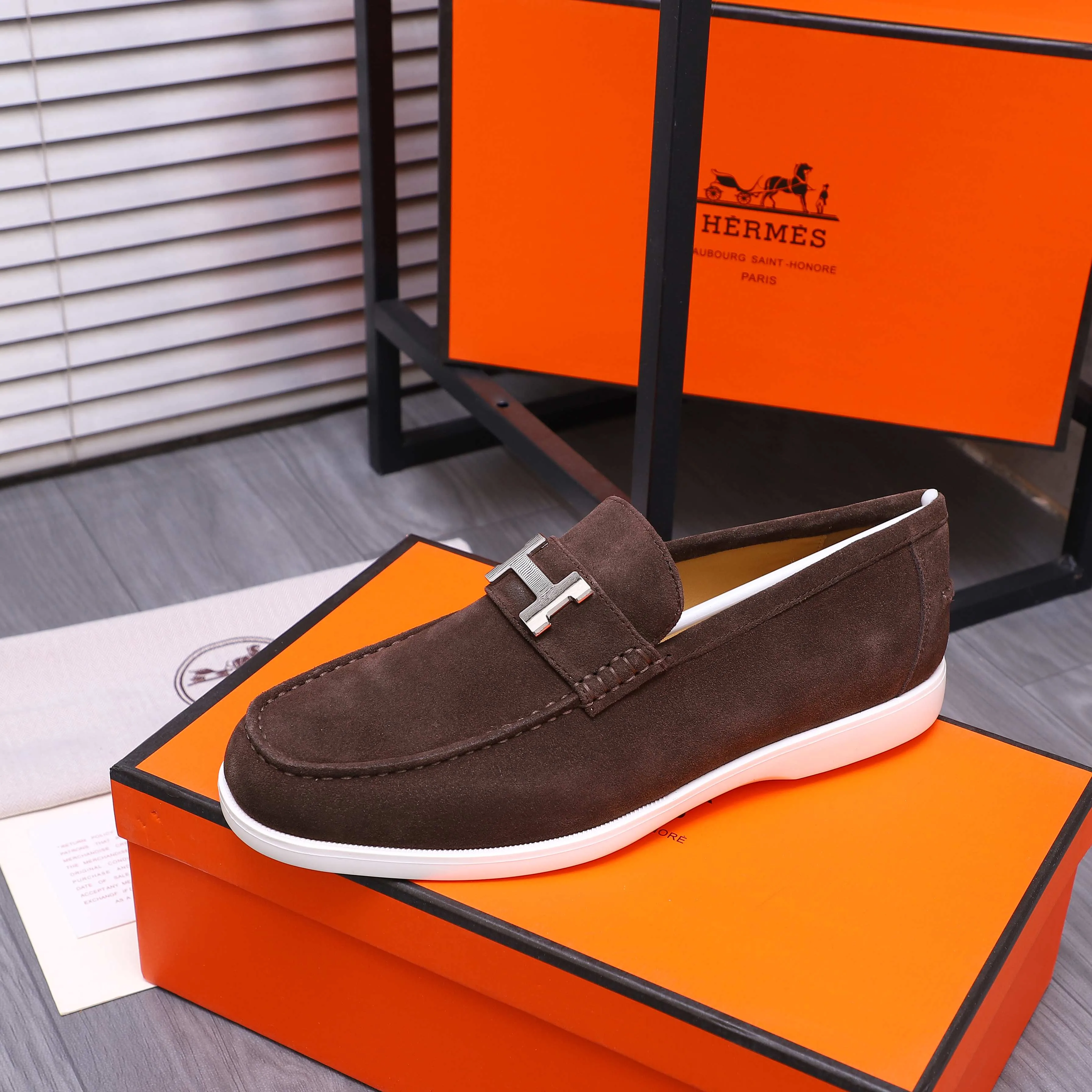 Men's shoes 💰p560 Product trademark: HERMES "Hermès" casual slip-on men's shoes. Regular size: 38-46 (45.46 is custom-made and non-refundable) Product materials: Selected frosted cowhide upper, cowhide lining, original foam rubber ultra-light sole